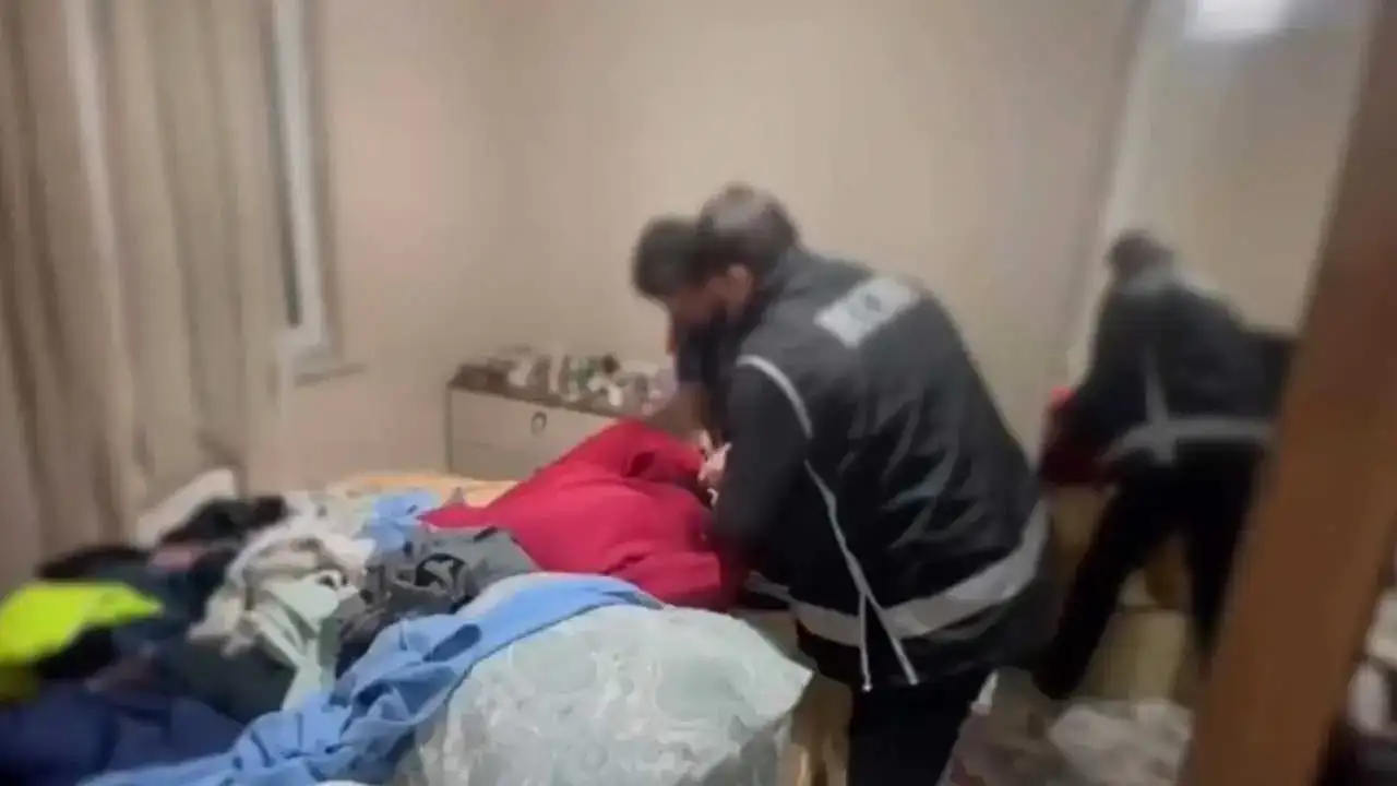 Hatay’da 40 Yıl Hapisle Aranan Firari Elbise Dolabında Yakalandı! 2